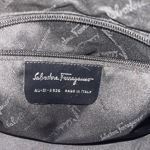 Ferragamo AUTHENTIC black doctor bag.  Beautiful - Picture 12 of 13